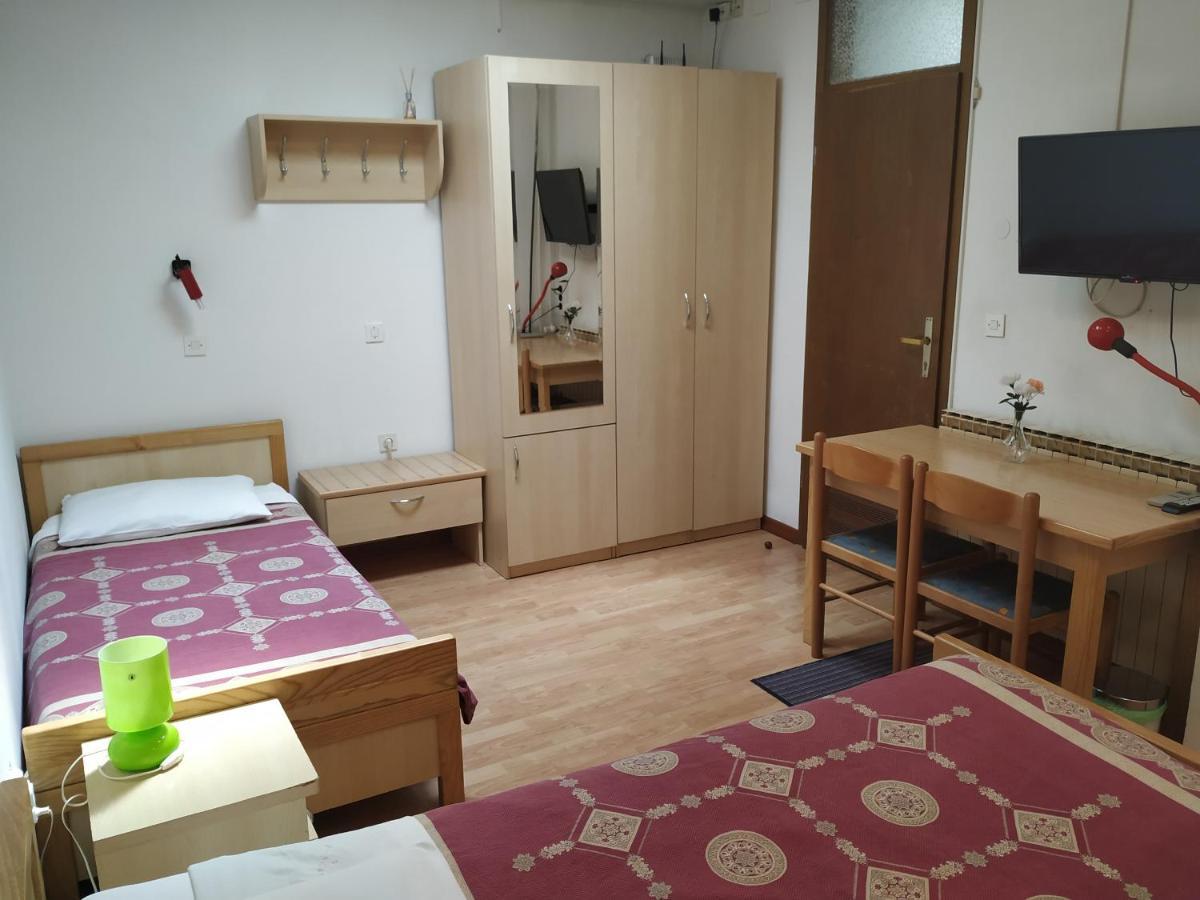 Accomodation Pertout ノヴァ・ゴリツァ エクステリア 写真